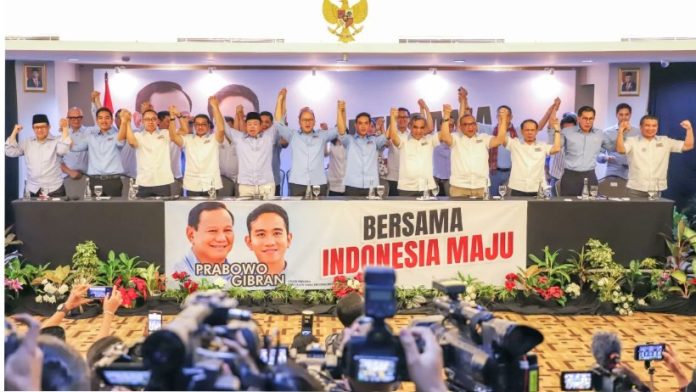 Sebanyak 270 orang masuk ke dalam formasi Tim Kampanye Nasional (TKN) Prabowo Subianto-Gibran Rakabuming Raka. Susunan TKN Prabowo-Gibran