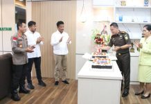 Sinergi FKPD Batam Beri Kejutan Ulang Tahun kepada Kajari Batam yang ke-47 Tahun Bersama Beri Kejutan Ulang Tahun kepada Kajari Batam yang ke-47 Tahun