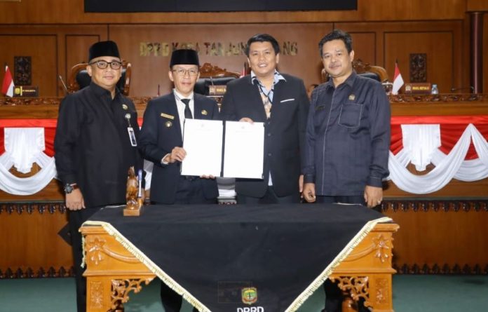DPRD Tanjungpinang Sahkan 3 Perda 2 DPRD Tanjungpinang Sahkan 3 Perda