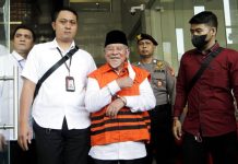 Berikut Profil dan Kekayaan Gubernur Maluku Utara Abdul Gani Kasuba Berikut Profil dan Kekayaan Gubernur Maluku Utara Abdul Gani Kasuba paska OTT KPK