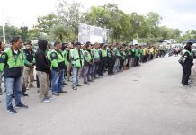 Cooling System Jelang Pemilu, Polri Beri Bantuan Sembako Kepada Driver Ojol di Polresta Barelang