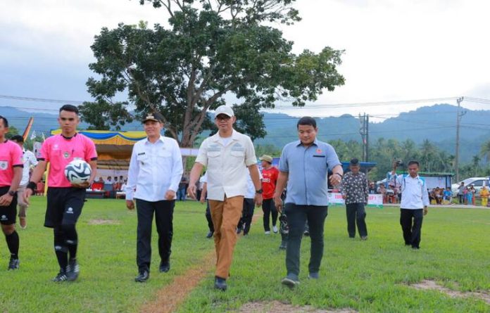 Bupati Pasaman Sabar AS Buka Turnamen Sepak Bola Pansel Cup 1 Piala KONI