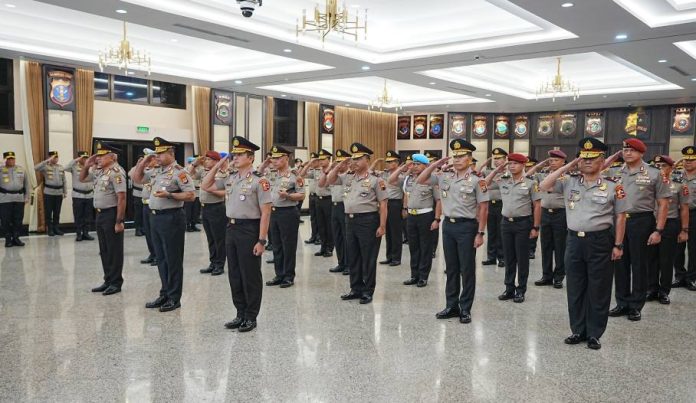 Kapolri Naikan Pangkat 45 Pati Polri, Kapolda Kepri Yan Fitri Resmi Bintang Dua