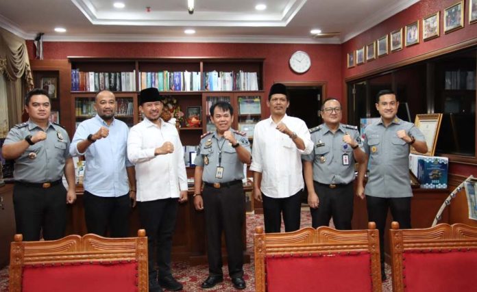 Kepala Imigrasi Batam Samoel Toba Silaturahmi dengan Pimpinan DPRD Kota Batam