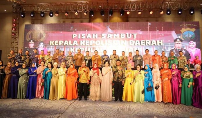 Malam Kenal Pamit Kapolda Kepri Brigjen Pol Yan Fitri Malam Kenal Pamit Kapolda Kepri Brigjen Pol Yan Fitri dan Irjen Pol Tabana Bangun