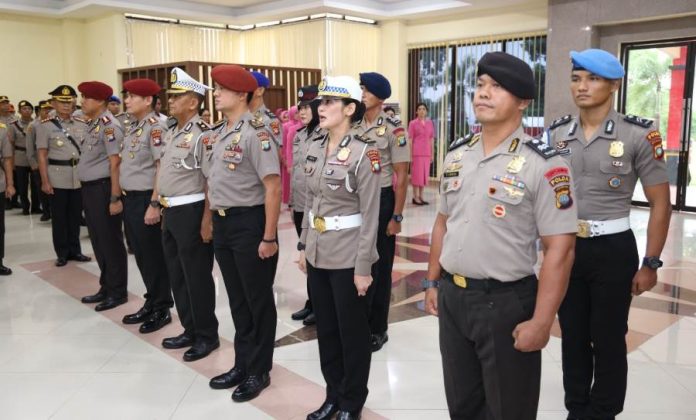 Personel Polda Kepri Naik Pangkat Personel Polda Kepri Naik Pangkat