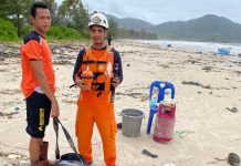 Tim SAR Temukan Puing Kapal TB Bintan Seroja 88 di Perairan Pantai Padang Melang Anambas Tim SAR Temukan Puing Kapal TB Bintan Seroja 88 di Perairan Pantai Padang Melang Anambas