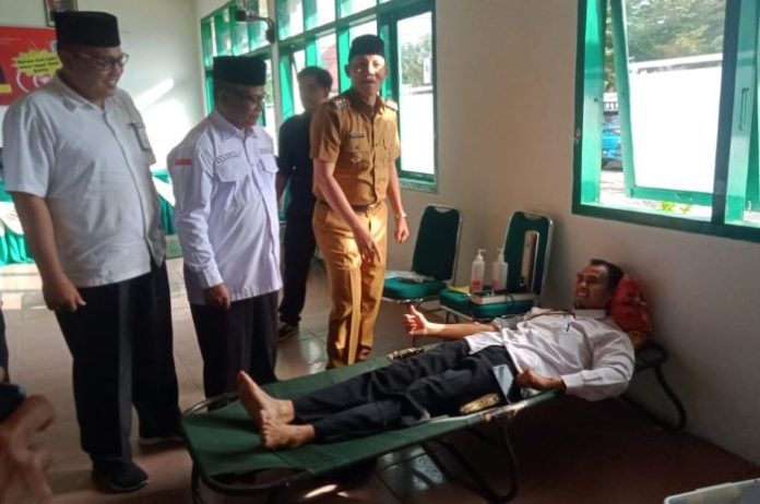 Bupati Pasaman Sabar AS Tinjau Donor Darah dalam Rangka