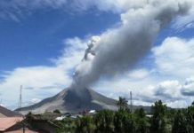 Krisis Erupsi Gunung Marapi: BPBD Agam Evakuasi 121 Warga di Zona Bahaya Erupsi Gunung Marapi: BPBD Agam Evakuasi 121 Warga di Zona Bahaya