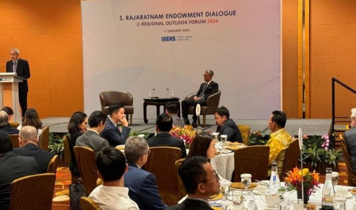Gubernur Kepri Tawarkan Kerjasama Investasi Gubernur Kepri Tawarkan Kerjasama Investasi di Forum Regional Outlook Singapura