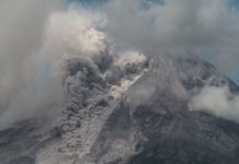 Gunung Merapi Terus Erupsi: BPPTKG Beri Peringatan, PVMBG Imbau Masyarakat Waspada Gunung Merapi Terus Erupsi: BPPTKG Beri Peringatan