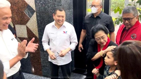 Hapal Pancasila, Murid SD Minta Rumah ke Ketua Umum PDIP Megawati Hapal Pancasila, Murid SD Minta Rumah ke Ketua Umum PDIP Megawati