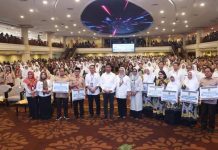 Muhammad Rudi Serahkan Insentif Untuk Guru Swasta se Kota Batam Muhammad Rudi Serahkan Insentif Untuk Guru Swasta se Kota Batam