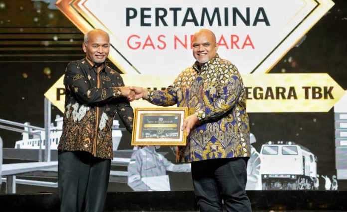 PT PGN Raih Penghargaan Sebagai Badan Usaha Niaga Terbaik PT PGN Raih Penghargaan Sebagai Badan Usaha Niaga Terbaik