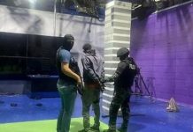 Stasiun TV Ekuador Diserang Kelompok Bersenjata Saat Siaran Langsung: Polisi Berhasil Kendalikan Situasi Stasiun TV Ekuador Diserang Kelompok Bersenjata Saat Siaran Langsung