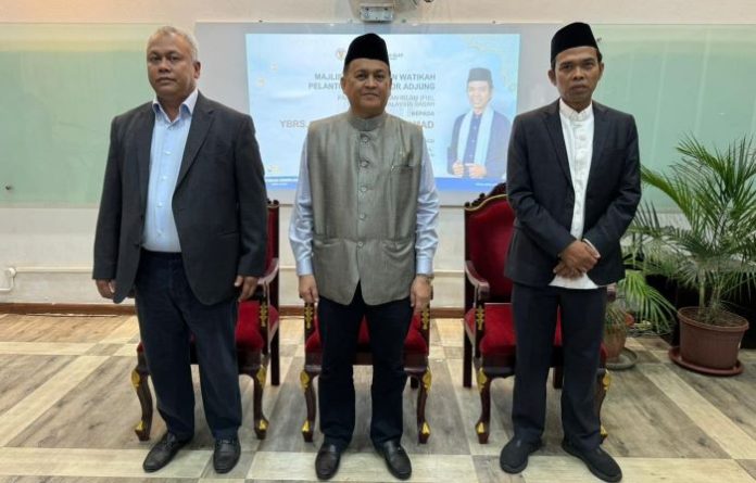 Ustadz Abdul Somad Dilantik Sebagai Adjunct Professor di Universiti Malaysia Sabah Ustadz Abdul Somad Dilantik Sebagai Adjunct Professor di Universiti Malaysia Sabah