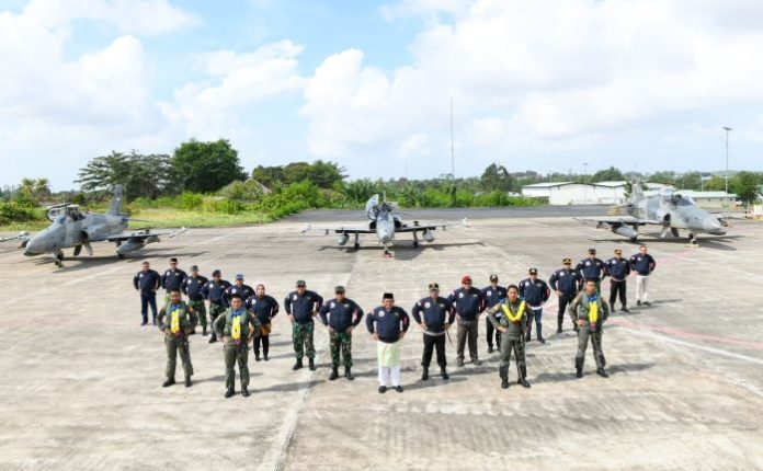 Danlanud RHF Kukuhkan Ketua PWI Kepri sebagai Warga Kehormatan Danlanud RHF Kukuhkan Ketua PWI Kepri sebagai Warga Kehormatan Pangkalan TNI AU