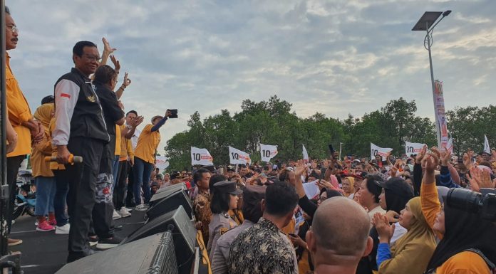 Bertabur hadiah dan umrah di acara kampanye Cawapres nomor urut 3 dan jalan sehat Harlah ke-17 Partai Hanura