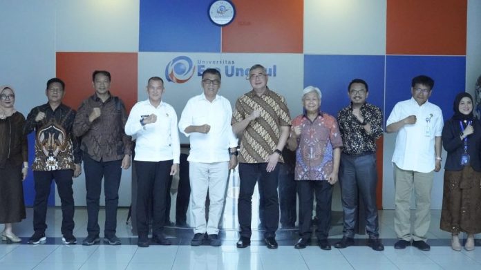 Bupati Natuna didampingi Wakil Bupati Natuna bersama Kepala Bagian Kerjasama menghadiri penandatanganan Mou kerjasama beasiswa antara Universitas Esa Unggul dan Pemerintah Kabupaten Natuna, Di kampus Esa Unggul Jakarta, Rabu (21/02)