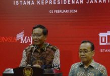 Mundur dari Menko Polhukam, Mahfud MD dan Jokowi Sama Sama Tersenyum Mahfud MD