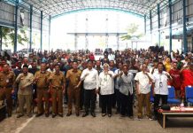 Muhammad Rudi Serahkan 1.004 Kartu BPJS Ketenagakerjaan untuk Nelayan Muhammad Rudi Serahkan 1.004 Kartu BPJS Ketenagakerjaan untuk Nelayan