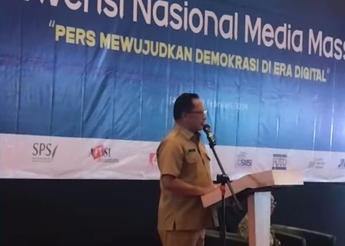 Pertarungan Media Sosial vs. Media Konvensional: Sorotan Mendagri