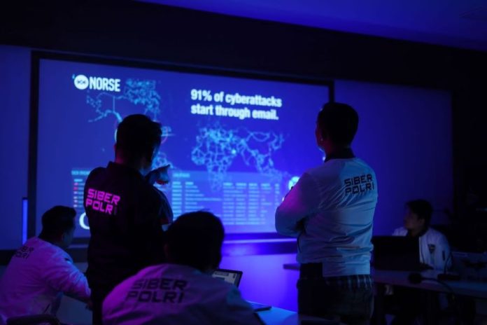 Polda Riau Berperang Melawan Hoaks: Patroli Siber Diperketat