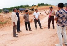 Sekda Kota Batam Jefridin Tinjau Jalan Rusak di Jalan Siliwangi, Sambau Sekda Kota Batam Jefridin Tinjau Jalan Rusak di Jalan Siliwangi, Sambau