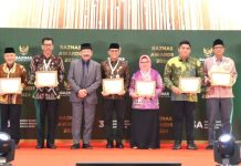 Bupati Bintan, Roby Kurniawan, Raih Penghargaan Baznas Award 2024 atas Pengabdian dan Wakaf Gajinya Bupati Bintan, Roby Kurniawan, Raih Penghargaan Baznas Award 2024