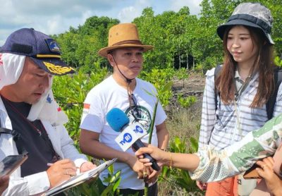 Punya Lahan 100 Hektar, Tanam Durian? Mana Main! Tanam Mangrove Dong