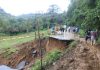 Bupati Hamsuardi dan Kapolres Pasbar Tinjau Lokasi Longsor di Rimbo Kejahatan Bupati Hamsuardi dan Kapolres Pasbar Tinjau Lokasi Longsor di Rimbo Kejahatan