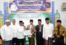 Di Masjid Al Fajar Lubuk Baja, Sekda Batam Jefridin Ajak Warga Dukung Pembangunan Di Masjid Al Fajar Lubuk Baja, Sekda Batam Jefridin Ajak Warga Dukung Pembangunan