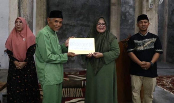 Ketua TP PKK Marlin Agustina Rudi Naikkan Bantuan untuk Pembangunan Masjid di Green Nongsa City Ketua TP PKK Marlin Agustina Rudi Naikkan Bantuan untuk Pembangunan Masjid di Green Nongsa City