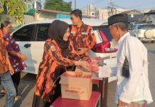 Ramadhan Berkah, PP Bintan dan DPC Srikandi Binut Berbagi Takjil Kepengendara Ramadhan Berkah, PP Bintan dan DPC Srikandi Binut Berbagi Takjil Kepengendara