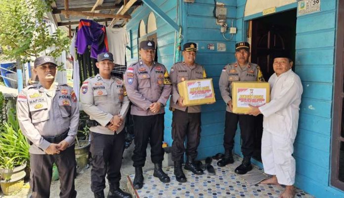 Polres Anambas Serahkan Bansos ke Petugas Fardhu Kifayah