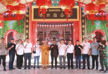 Jefridin bersama Vihara Samudra Dharma Patam Lestari Bagi 500 Paket Sembako Sekretaris Daerah Kota Batam, Jefridin bersama Vihara Samudra Dharma, Patam Lestari