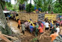 Tragedi Banjir Bandang di Pariaman, Sumatera Barat: 3 Meninggal, 800 Rumah Terdampak Tragedi Banjir Bandang di Pariaman, Sumatera Barat: 3 Meninggal, 800 Rumah Terdampak