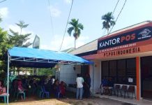 Warga Bintan Timur Dapat Bantuan Cadangan Beras Pemerintah Melalui Kantor Pos Kijang Warga Bintan Timur Dapat Bantuan Cadangan Beras Pemerintah Melalui Kantor Pos Kijang