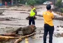 Banjir Lahar Dingin Gunung Marapi: Jalur Padang-Bukittinggi Sempat Terputus Banjir Lahar Dingin Gunung Marapi: Jalur Padang-Bukittinggi Sempat Terputus