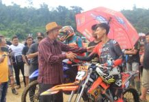 Bupati Hamsuardi dan Anggota DPRD Resmi Buka Grasstrack Open Sumatera Peridon Siap Maju 2024 Pasbar Bupati Hamsuardi dan Anggota DPRD Resmi Buka Grasstrack Open Sumatera Peridon Siap Maju 2024 Pasbar