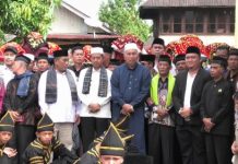 Bupati dan Anggota DPRD Pasbar Ikuti Tradisi Manjalang Buya di Lubuak Landua Bupati dan Anggota DPRD Pasbar Ikuti Tradisi Manjalang Buya di Lubuak Landua