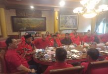 PDIP Natuna Buka Pendaftaran Pilkada, Bupati Siap Maju Kembali Ketua DPD PDI Perjuangan Provinsi Kepri HM Soerya Respationo dalam pertemuan rapat bersama kader partai