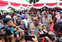 Polda Kepri Bagikan 1.000 Paket Takjil dan 1.600 Paket Sembako ke Warga Tanjungpinang Polda Kepri Bagikan 1.000 Paket Takjil dan 1.600 Paket Sembako ke Warga Tanjungpinang