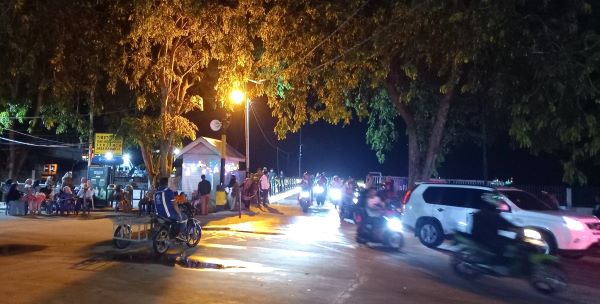 pelabuhan-roro-uban-beroperasi-sampai tengah malam Lebaran ke-3: Pelabuhan Roro Tanjung Uban Dipadati Penumpang Hingga Tengah Malam