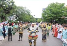 1.111 Orang Kafilah Bintan Memeriahkan Pawai Ta’ruf MTQH X Kepri dengan Agungkan Al-Qur’an 1.111 Orang Kafilah Bintan Memeriahkan Pawai Ta'ruf MTQH X Kepri dengan Agungkan Al-Qur'an