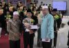 Bupati Hamsuardi Hadiri Wisuda Tahfidz III dan Pelepasan Siswa Kelas IX SMP IT Cahaya Makkah Bupati Hamsuardi Hadiri Wisuda Tahfidz III dan Pelepasan Siswa Kelas IX SMP IT Cahaya Makkah