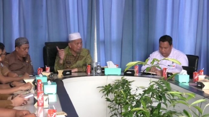 Bupati Pasbar Hamsuardi Pimpin Rapat Bersama TPID untuk Kendalikan Inflasi Daerah