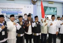 Gubernur dan Kapolda Lepas 487 Jemaah Calon Haji Kloter 1 Embarkasi Batam Jemaah Calon Haji Embarkasi Batam