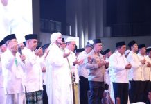 Kepri Bersholawat untuk Indonesia Maju Bersama Habib Syech Bin Abdul Qodir Assegaf Kepri Bersholawat untuk Indonesia Maju Bersama Habib Syech Bin Abdul Qodir Assegaf