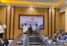 Ketua DPRD Erianto Dampingi Bupati Pasbar Hamsuardi Hadiri Penyerahan Opini Untuk Ke- 8 Kalinya Raih WTP Dari BPK Ketua DPRD Erianto Dampingi Bupati Pasbar Hamsuardi Hadiri Penyerahan Opini Untuk Ke- 8 Kalinya Raih WTP Dari BPK